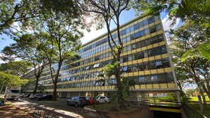 Exterior - Apto com boa localização,garagem e ar-condicionado (Brasilia)