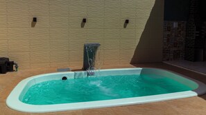 Indoor spa tub