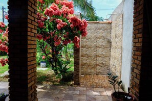 Property grounds - Casa perto das principais praias c WiFi e churrasq (Caraguatatuba)