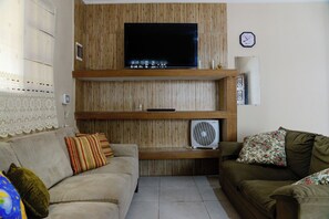 TV - Casa perto das principais praias c WiFi e churrasq (Caraguatatuba)