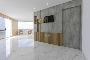 Interior - Cobertura a beira mar com piscina e churrasqueira (Praia Grande)