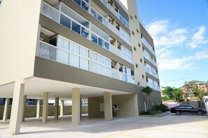 Exterior - Apto 300m das Toninhas c Piscina e Ar Condicionado (Ubatuba)