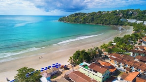 Beach - Apt 300m from Toninhas Beach with Pool and A/C (Ubatuba)