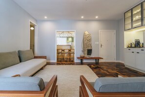 TV, fireplace - Apto bem equipado c WiFi,lareira e boa localização (Teresópolis)