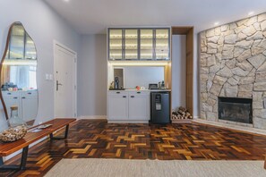 Interior - Apto bem equipado c WiFi,lareira e boa localização (Teresópolis)