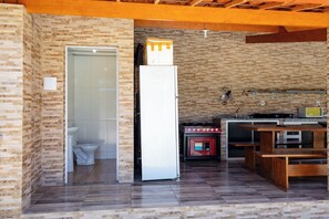 Interior - Casa bem equipada com piscina,churrasqueira e WiFi (Confins)