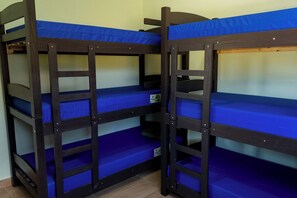 4 bedrooms, free WiFi