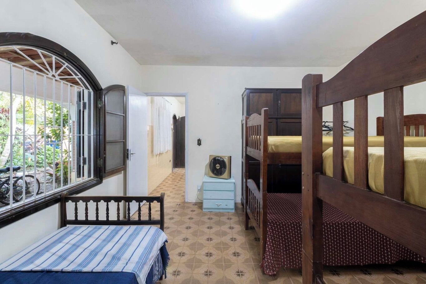2 quartos, ferros/tábuas de passar roupa, Wi-Fi de cortesia