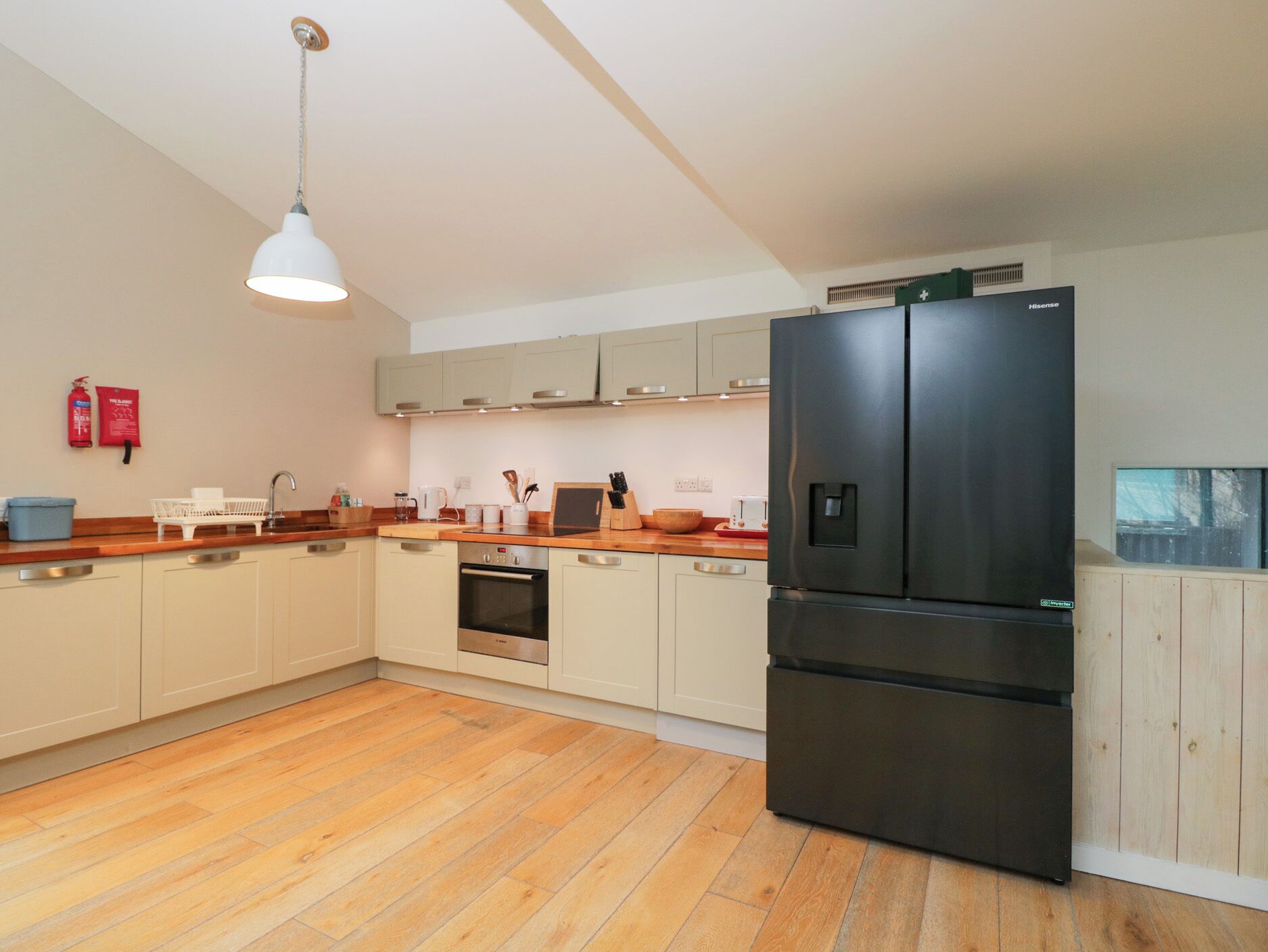 Dishwasher, cookware/dishes/utensils