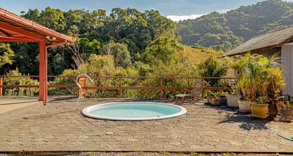 Casa de campo c/ lareira, jogos e piscina aquecida