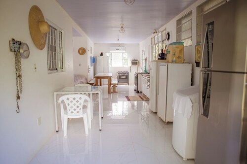 Casa de campo cercada pela natureza com WiFi