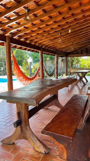 Outdoor dining - Chácara com lazer completo, Wi-Fi e pet friendly (Delfinópolis)