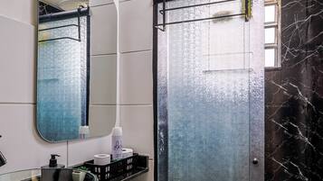 Shower, towels