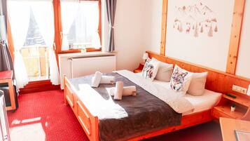 13 bedrooms, WiFi