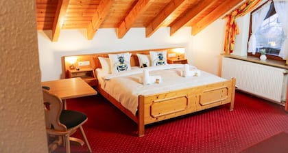 House of Happiness â Maison dâhĂŽtes entiĂšre, 13 chambres avec salle de bain privative et plus encore