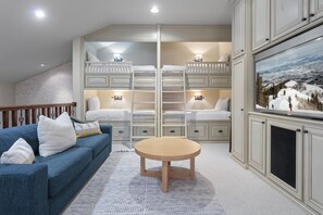 3 bedrooms, WiFi, bed sheets - NEW! Ski-In/Ski-Out at Deer Valley 3BR | 3BA (Park City)