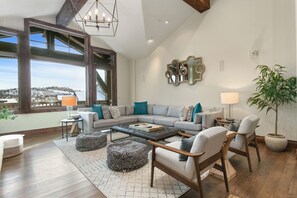 TV, fireplace - NEW! Ski-In/Ski-Out at Deer Valley 3BR | 3BA (Park City)