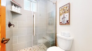 Shower, hair dryer, towels - NEW! Snowcreek V #777 3-Bedroom Condo with Mountain view (Mammoth Lakes)