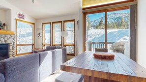 Interior - NEW! Snowcreek V #777 3-Bedroom Condo with Mountain view (Mammoth Lakes)