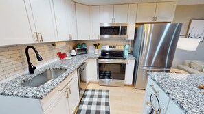 Fridge, microwave, oven, dishwasher - NEW! Mountain Crest 11 - Brigham Studio (Snowshoe)