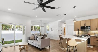 NEW! Modern Mount Dora Escape Style and Sunshine