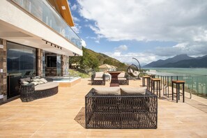 Outdoor dining - Casa com Piscina, Churrasqueira e Vista (Mangaratiba)