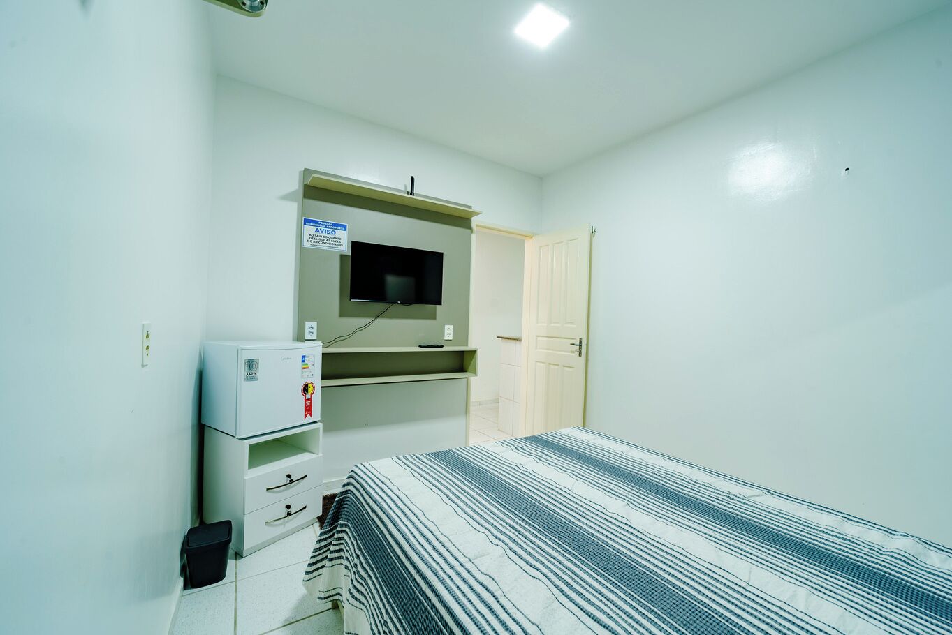 1 quarto, Wi-Fi de cortesia, roupa de cama