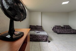 Room - Pet Friendly Apt w Garage 400m from the Beach (Guarapari)