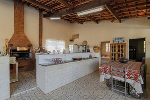 Dining - Chácara ótima localização, piscina e churrasqueira (Igaratá)