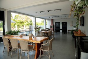 Outdoor dining - Apto com Piscina e Churrasqueira Perto da Praia (Japaratinga)