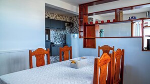 Dining - Casa com lareira, Wi-Fi e varanda com vista (Campos do Jordão)