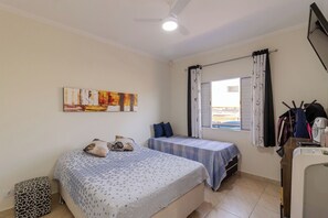 3 bedrooms, iron/ironing board, free WiFi