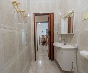 Interior - Casa com Piscina e Garagem a 550m da Praia (Peruíbe)