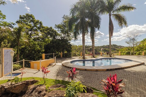 Casa de Campo na Represa de Igaratá com Piscina