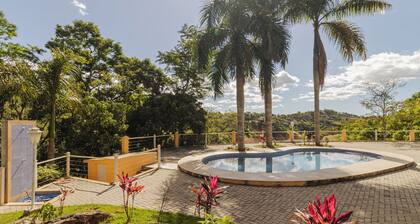 Casa de Campo na Represa de Igaratá com Piscina