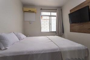 2 bedrooms, iron/ironing board, free WiFi, bed sheets - Apto Pet Friendly c Churrasqueira - Praia do Morro (Guarapari)