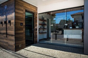 Exterior detail - Loft com Smart TV e Fechadura Eletrônica no Itaguá (Ubatuba)