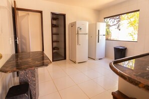 Interior - Casa com Hidro, Piscina e Churrasqueira - Jacuípe (Camaçari)