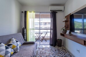 TV - Apto c/ Piscina e Quadras no Recreio (Rio de Janeiro)