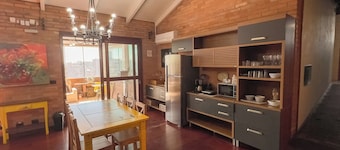 Casa com Vista, Lareira e Churrasqueira na Serra