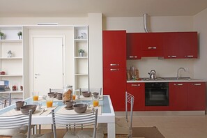 Refrigerador, microondas, horno y lavavajillas 