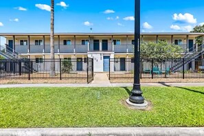 Exterior - The Tides of Galveston (Galveston)