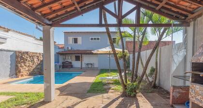 Casa com Piscina e Churrasqueira no Parque Fehr