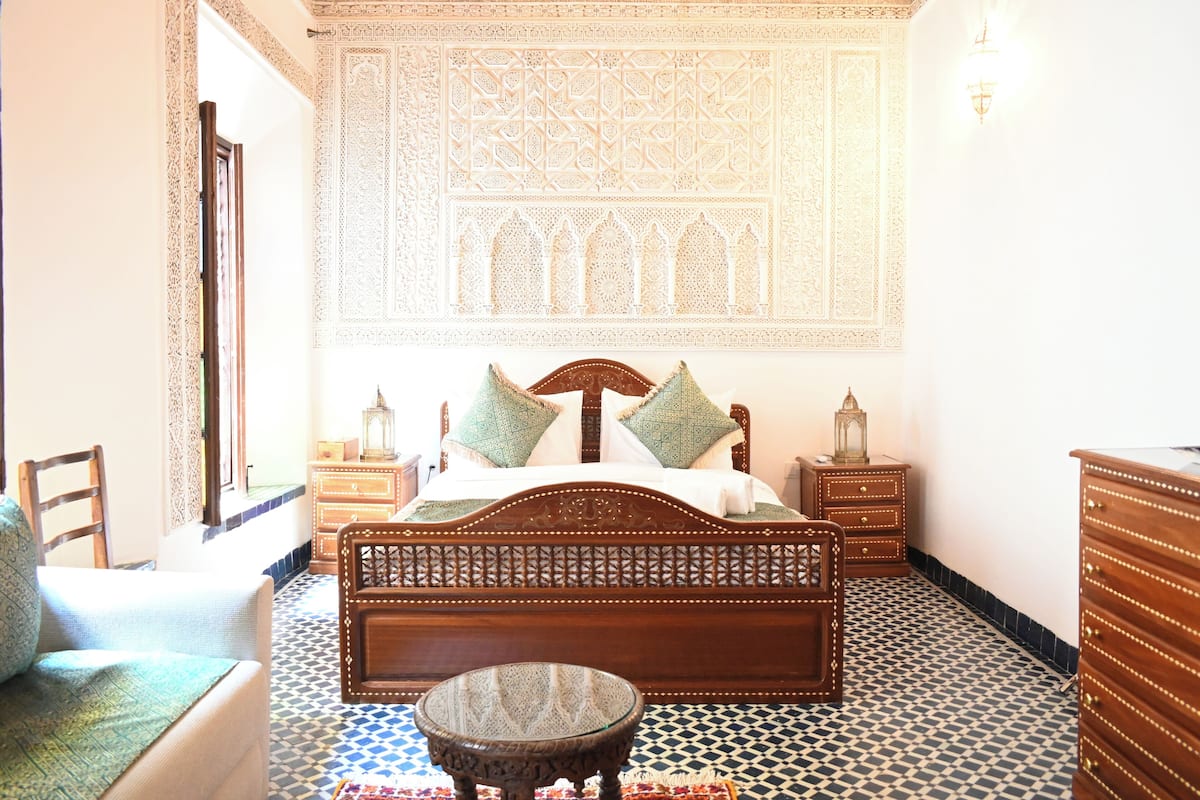 مكواة/لوح كي وواي فاي مجانًا