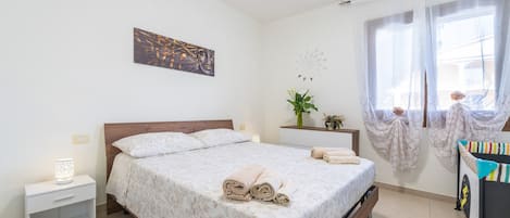 2 chambres, fer et planche Ă repasser, Wi-Fi, literie fournie