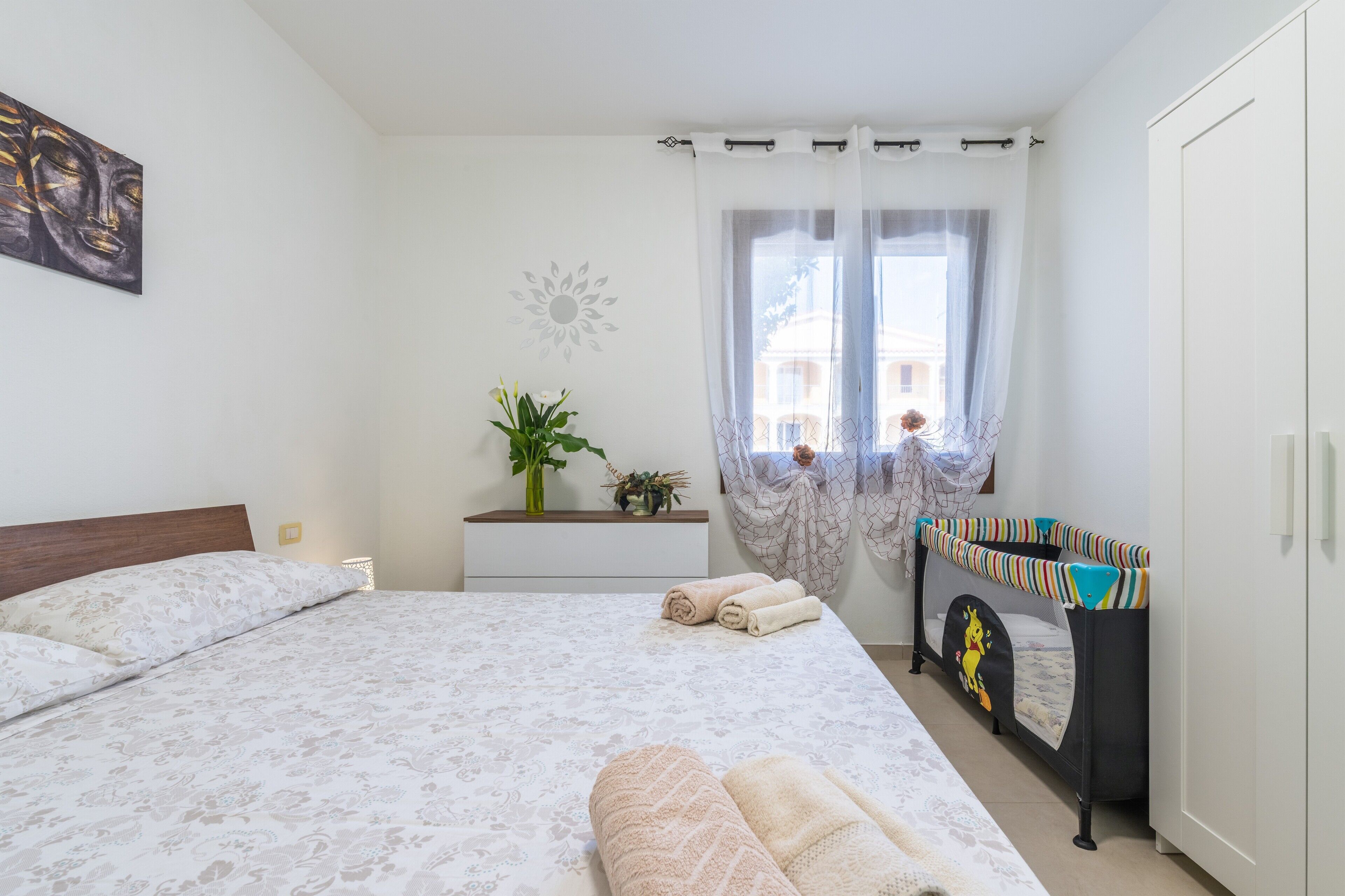 2 bedrooms, iron/ironing board, WiFi, bed sheets