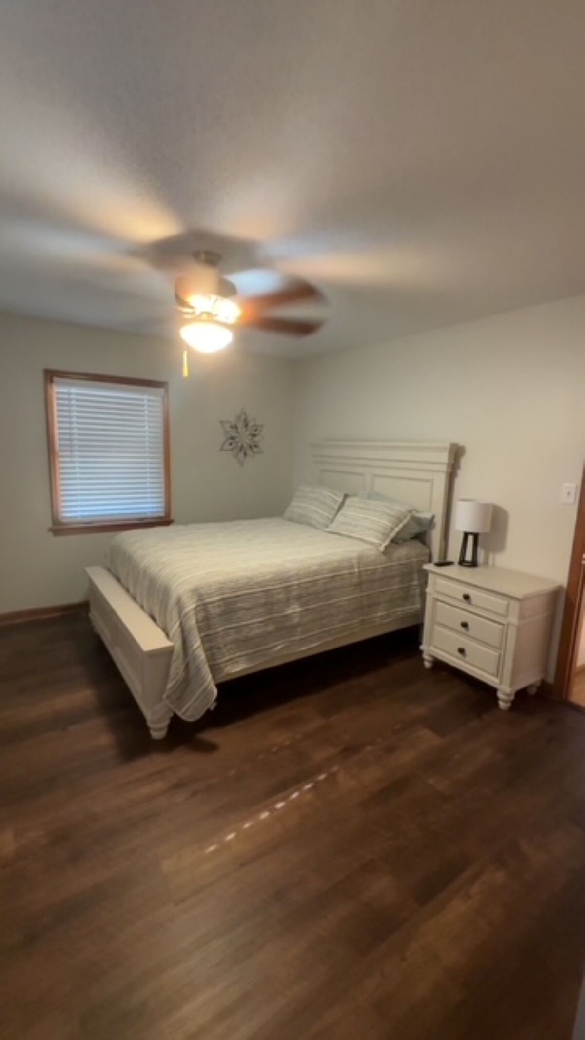 3 sovrum, värdeförvaringsskåp på rummet och strykjärn/strykbräda