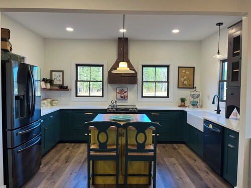 Quiet 3 Bedroom Country Getaway