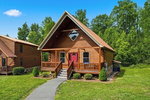 Exterior - Gatlinburg*Small but Spacious*WiFi*Hot Tub*Resort Amenities (Gatlinburg)