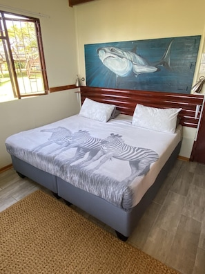 Kahden hengen deluxe-huone, merinäköala | Työpöytä, kannettavalle tietokoneelle sopiva työtila, ilmainen Wi-Fi